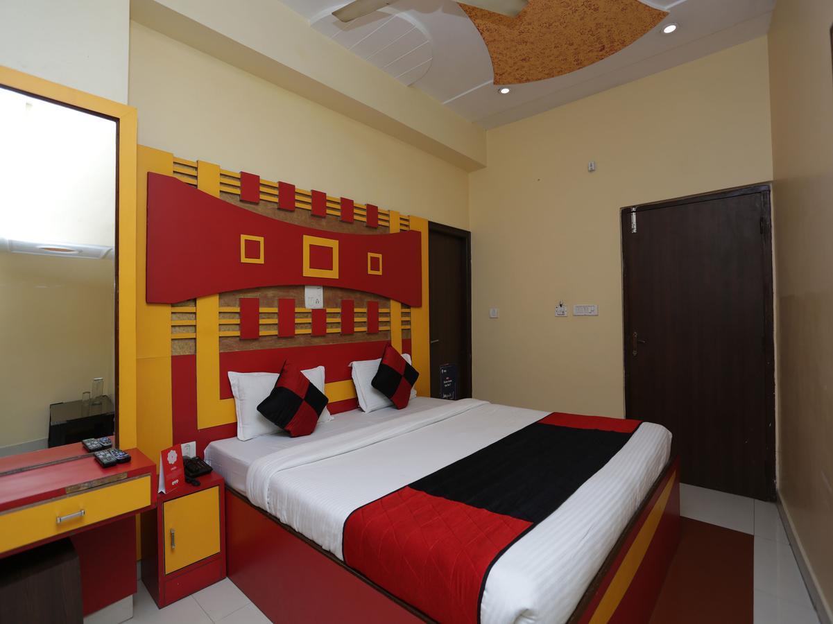 Oyo 12221 Hotel M House Agra  Bagian luar foto